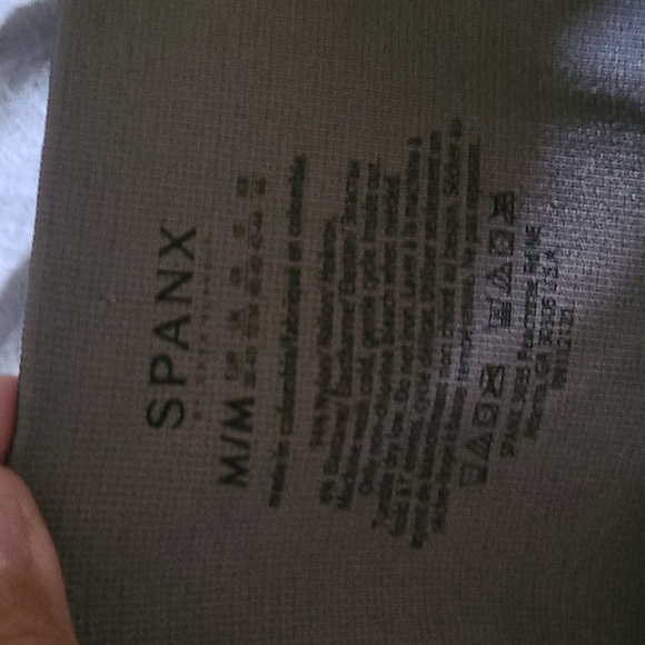 NEW SPANX Look at Me Now Seamless Leggings, Black Camo, Sz M - Picture 7 of 7